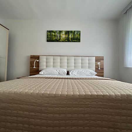 Apartments And Rooms Krizmanic سوملجاناك المظهر الخارجي الصورة
