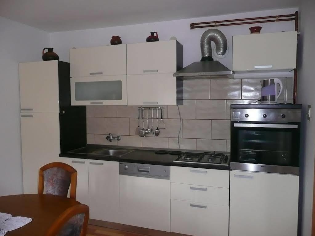 Apartments And Rooms Krizmanic سوملجاناك المظهر الخارجي الصورة
