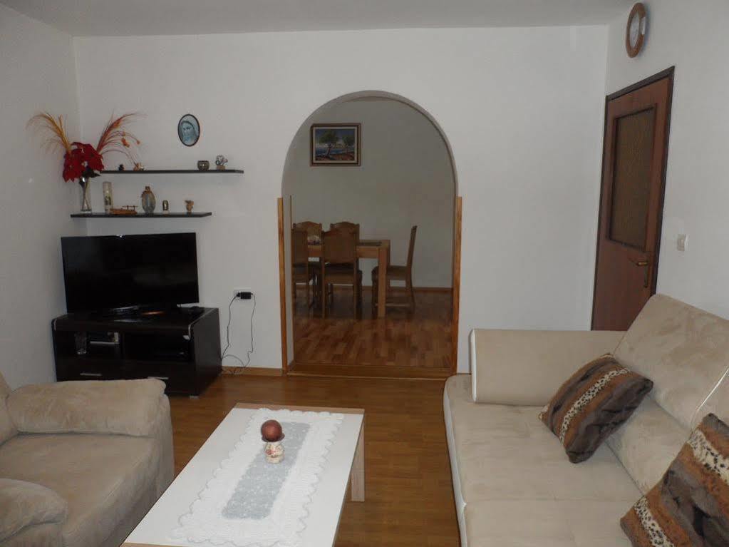 Apartments And Rooms Krizmanic سوملجاناك المظهر الخارجي الصورة